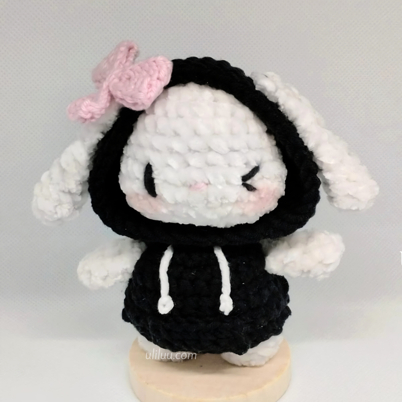 Conejo con sudadera crochet amigurumi patrón